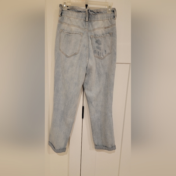 The most comfortable jeans you will own! Paperbag waist light blue jeans - Picture 3 of 4